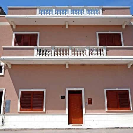 Il Vittoriano Aparthotel Porto Cesareo Buitenkant foto