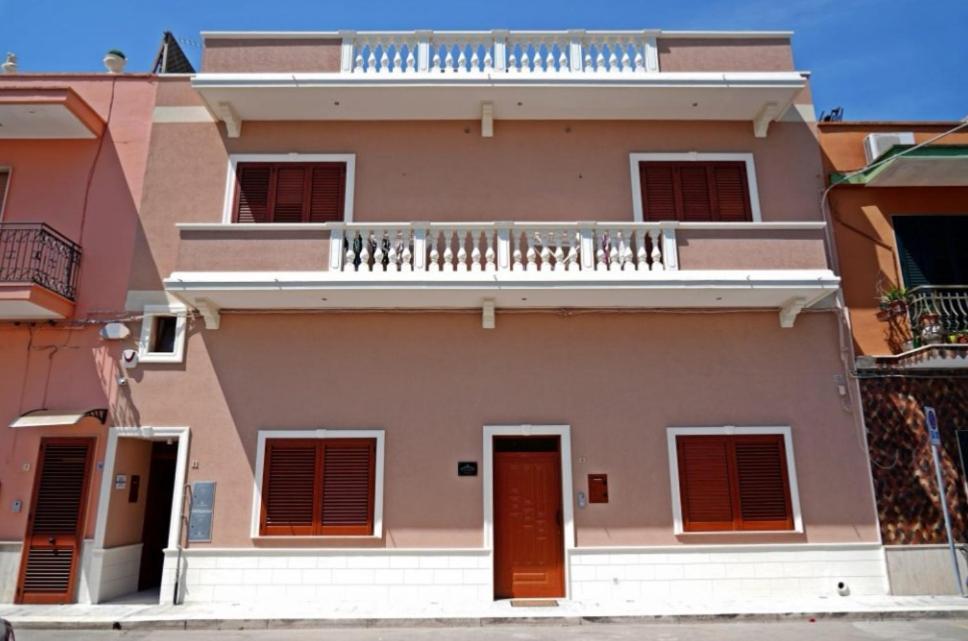 Il Vittoriano Aparthotel Porto Cesareo Buitenkant foto