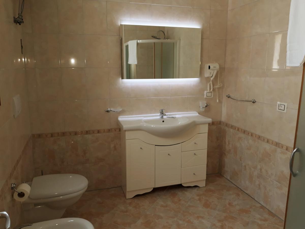 Il Vittoriano Aparthotel Porto Cesareo Buitenkant foto